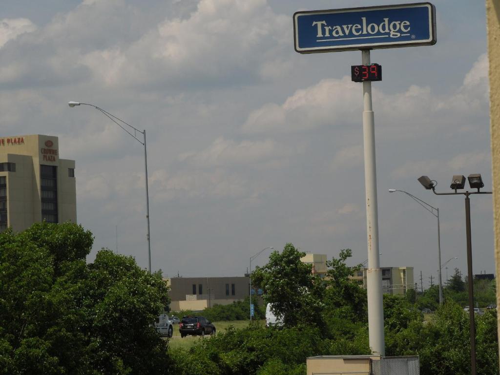 Travelodge - Cincinnati ชารอนวิลล์ ภายนอก รูปภาพ